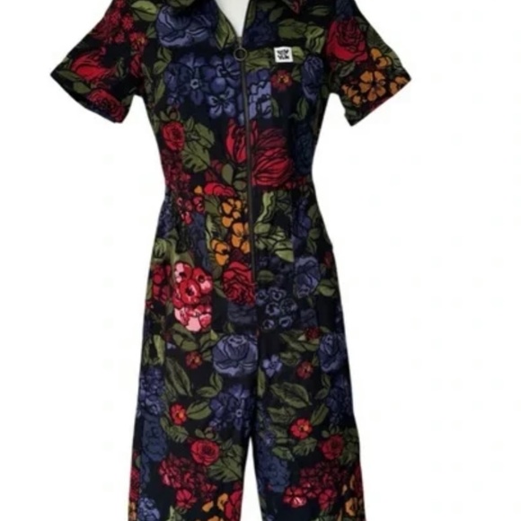 Lucy & Yak Ragan Organic Cotton Cropped Jumpsuit in Maria Print - Picture 4 of 10